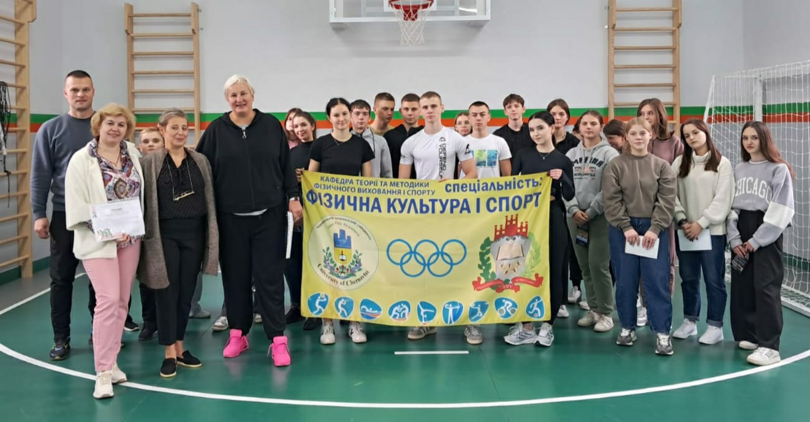 В рамках співпраці з Хотинською ЗОШ І-ІІІ ст. №1 відбулася зустріч з учителями та учнями.
