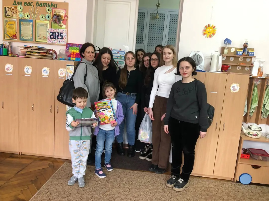До особливих діток завітали студенти філологічного факультету