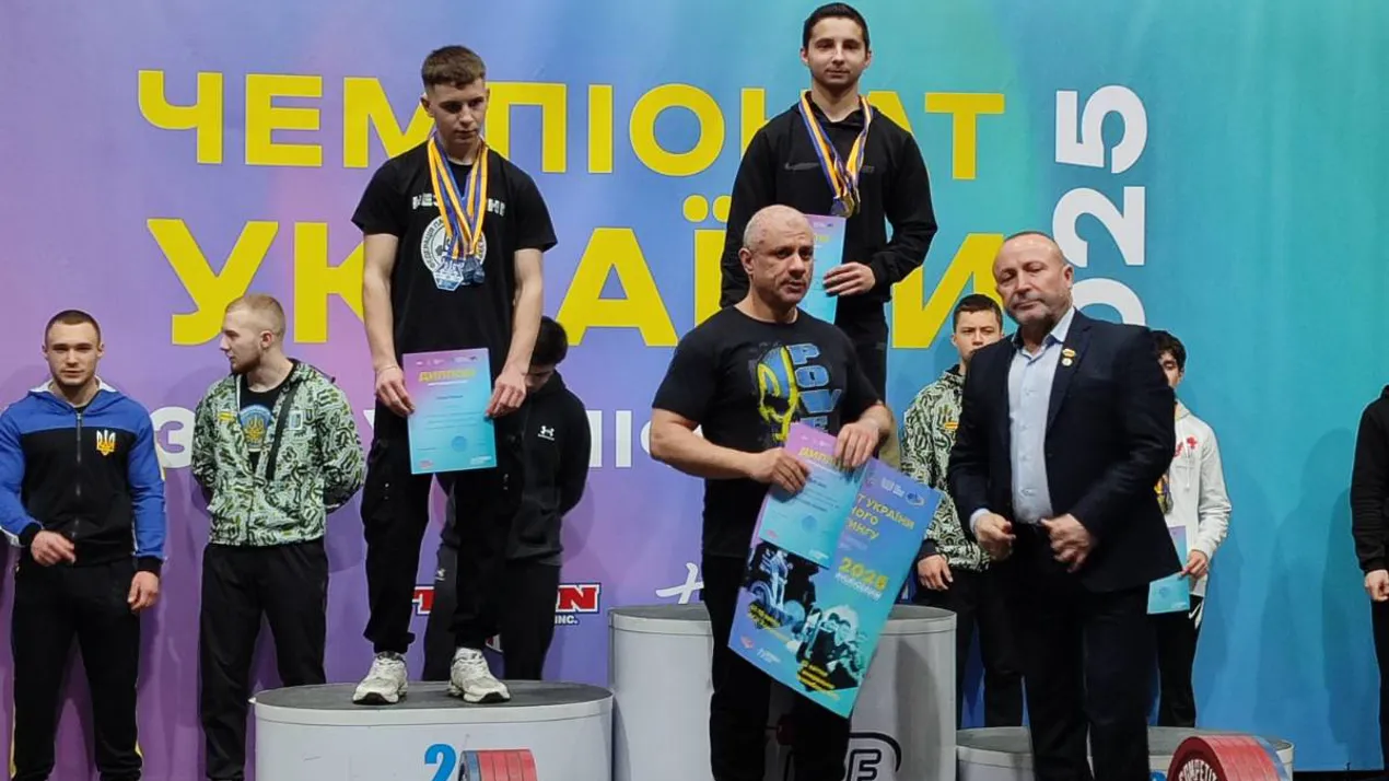 Чемпіон із Чернівців: студент ЧНУ увійшов до збірної України з пауерліфтингу!
