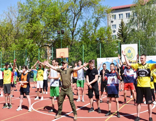 "РУХ ЗАРАДИ ПЕРЕМОГИ!"