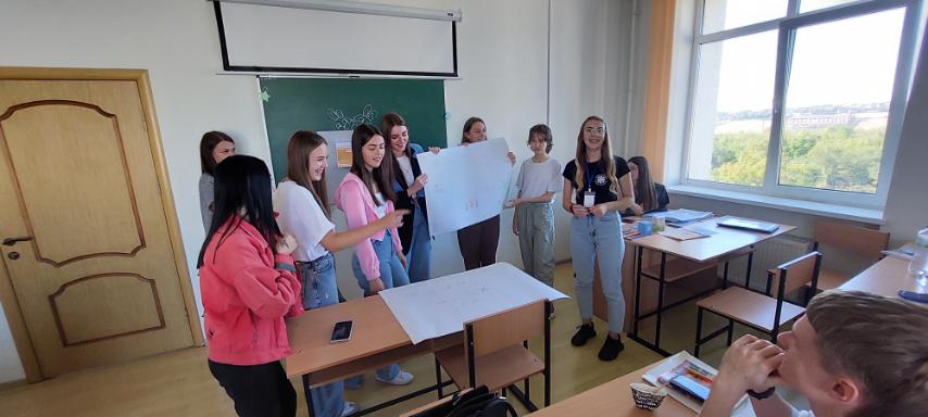 24.09 студенти 203 і 403 груп брали участь у тренінгу організованому благодійною організацією «Карітас». Тема: «Психологічні заняття з актуалізації психологічних ресурсів особистості».