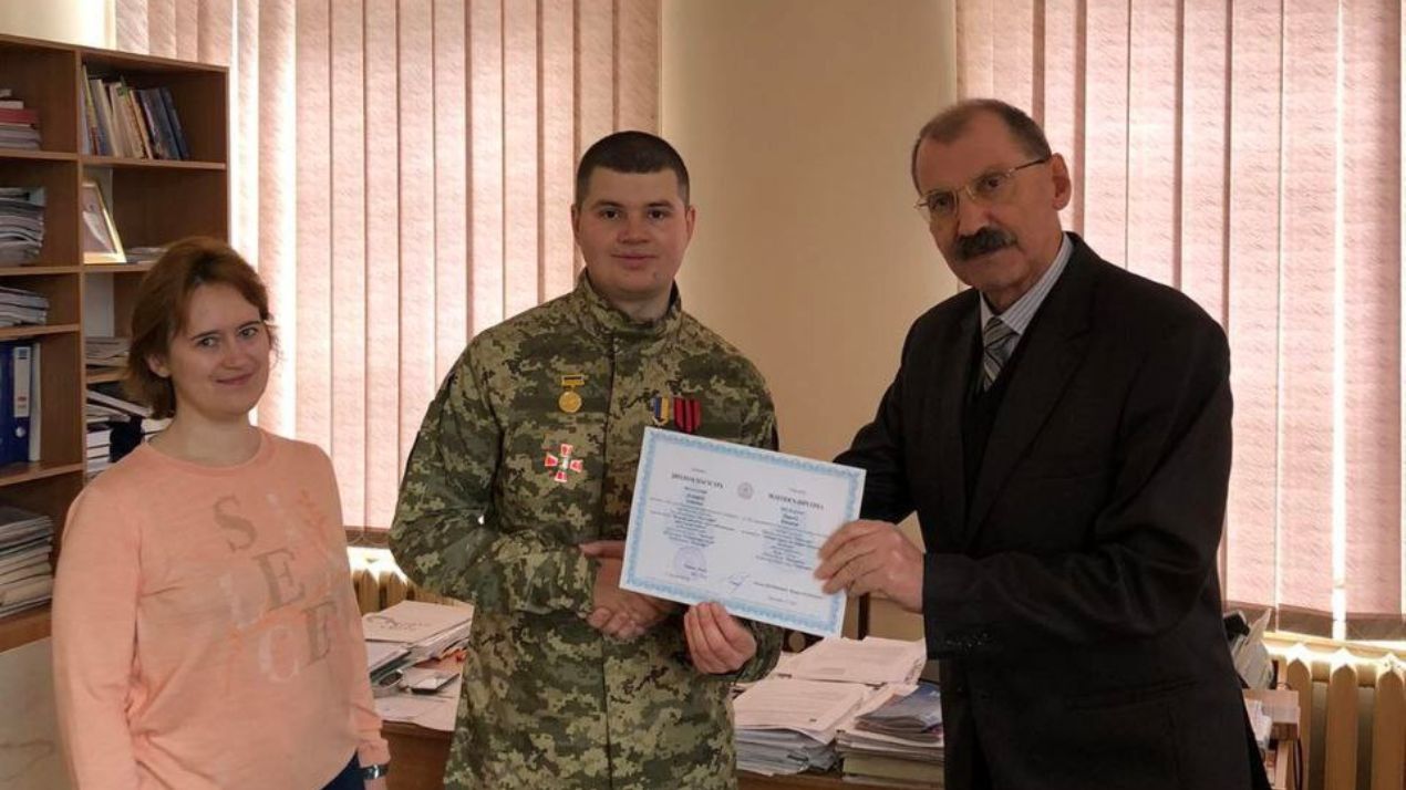 Філософ-воїн, кавалер Золотого хреста отримав диплом магістра