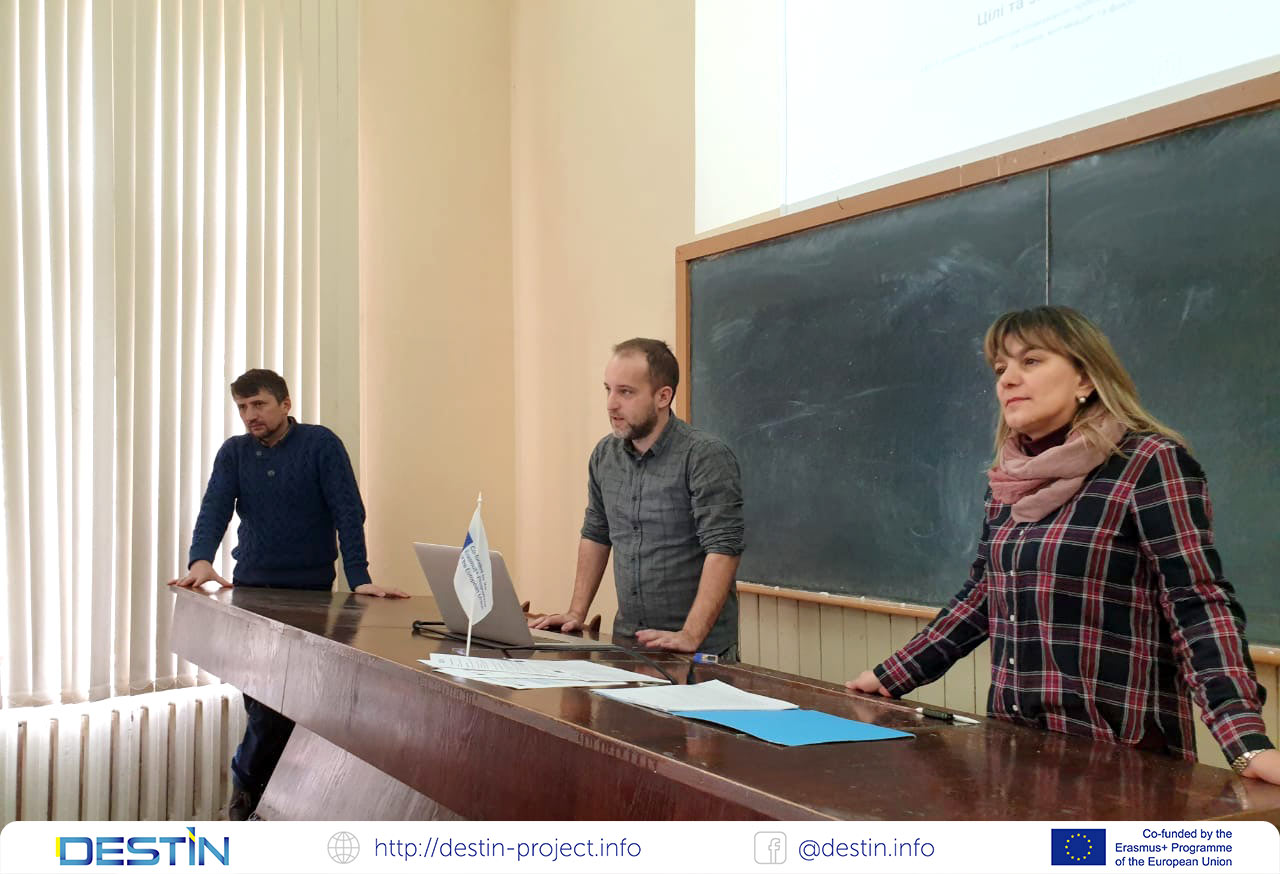 Кафедра журналістики обговорила зі студентами проект нової освітні програми «Журналістика та кросмедійність» і «Видавнича справа та медіаредагування».