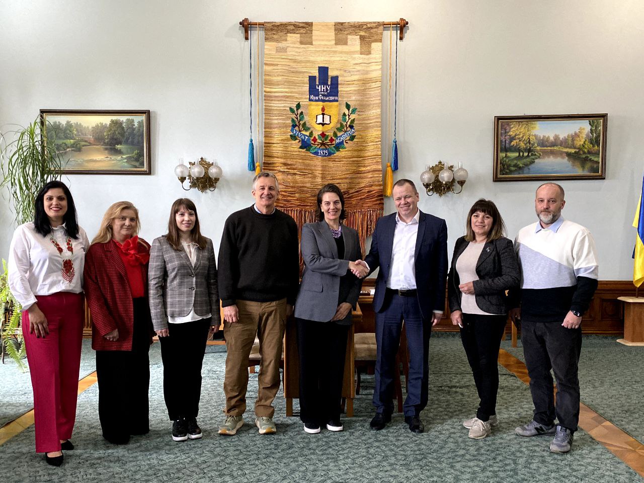 У Чернівецькому національному університеті підписано угоду про співпрацю з американською організацією Docutribe, Inc. та презентовано документальні фільми про життя українців під час війни