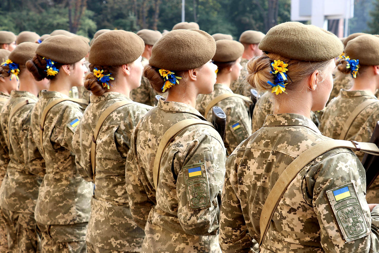 Вітаємо з Днем захисників та захисниць України
