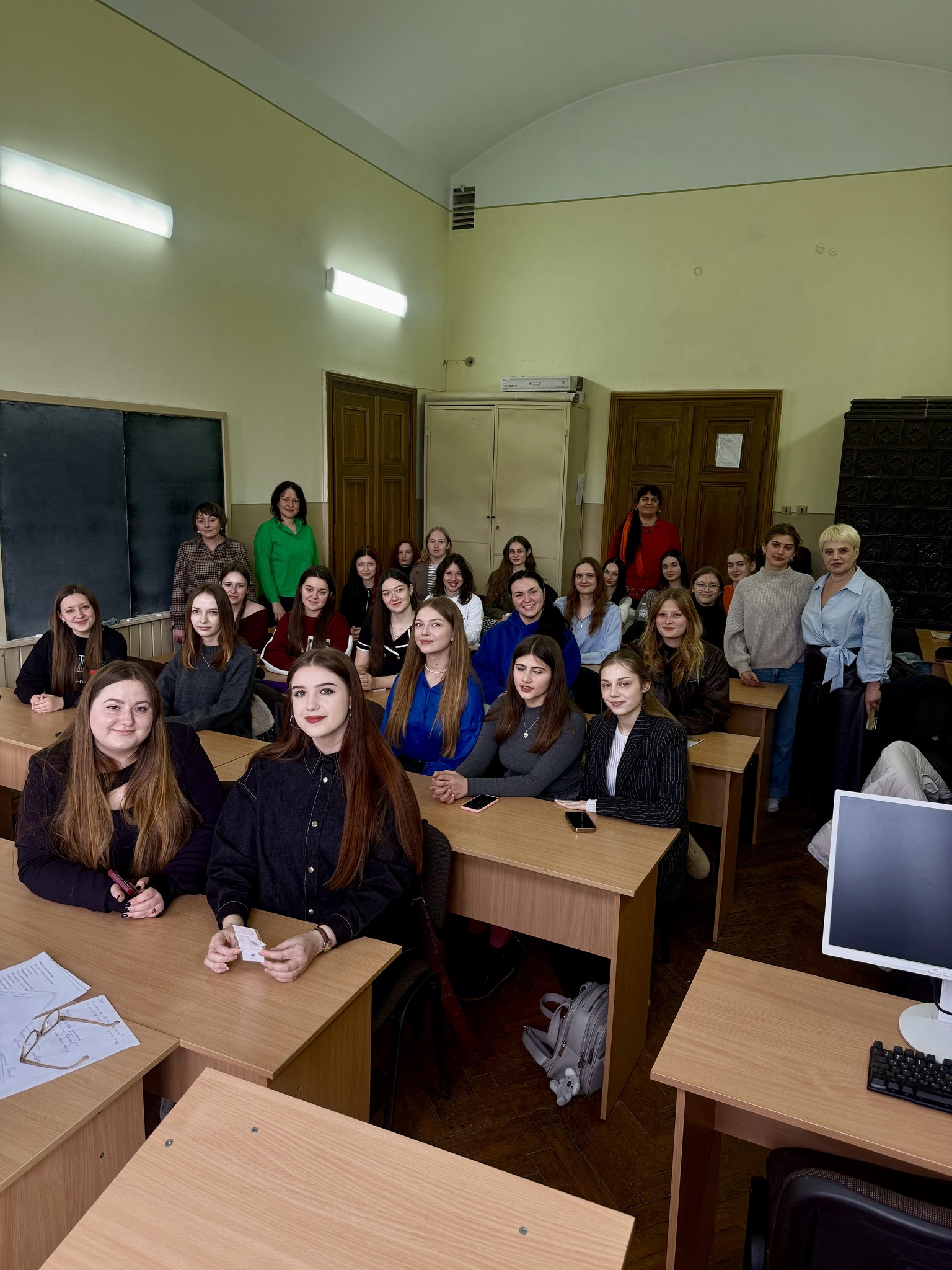 ПОЕЗІЯ ЯК ПРОСТІР ДУМКИ І ВІДЧУТТЯ