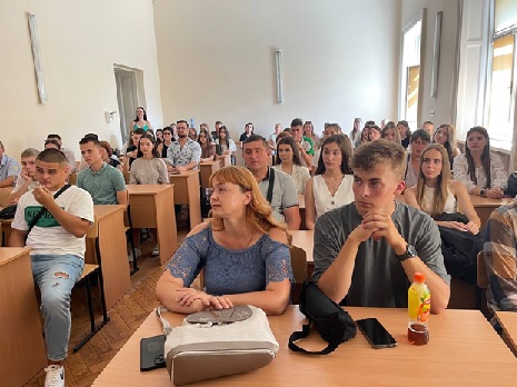 Щиро вітаємо 58 студентів спеціальності «Менеджмент» зі вступом до Чернівецького національного університету