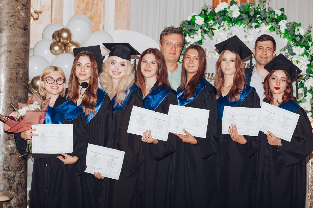 Вручення дипломів випускникам першого (бакалаврського) рівня вищої освіти спеціальності "Соціальна робота"