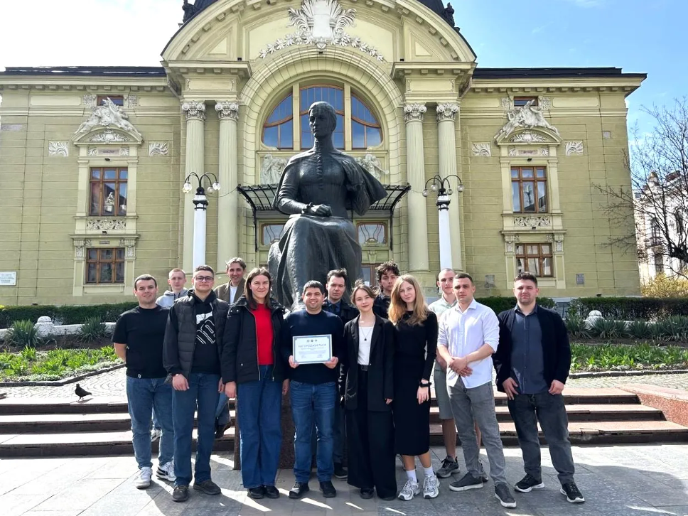 Кафедра термоелектрики та медичної фізики ННІФТКН ЧНУ ім. Ю.Федьковича отримала нагороду за 50 років наукового лідерства