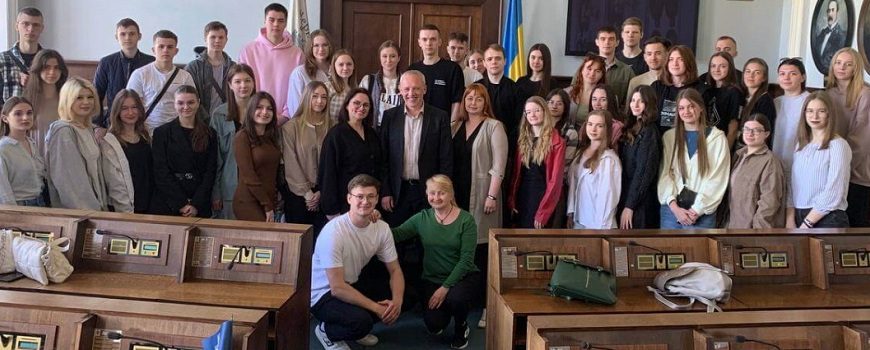 Воркшоп на тему «Майстерність менеджменту у місцевому самоврядуванні». Зустріч студентів менеджерів з мером м. Чернівці Романом Клічуком та секретарем ЧМР Мариною Кирилюк