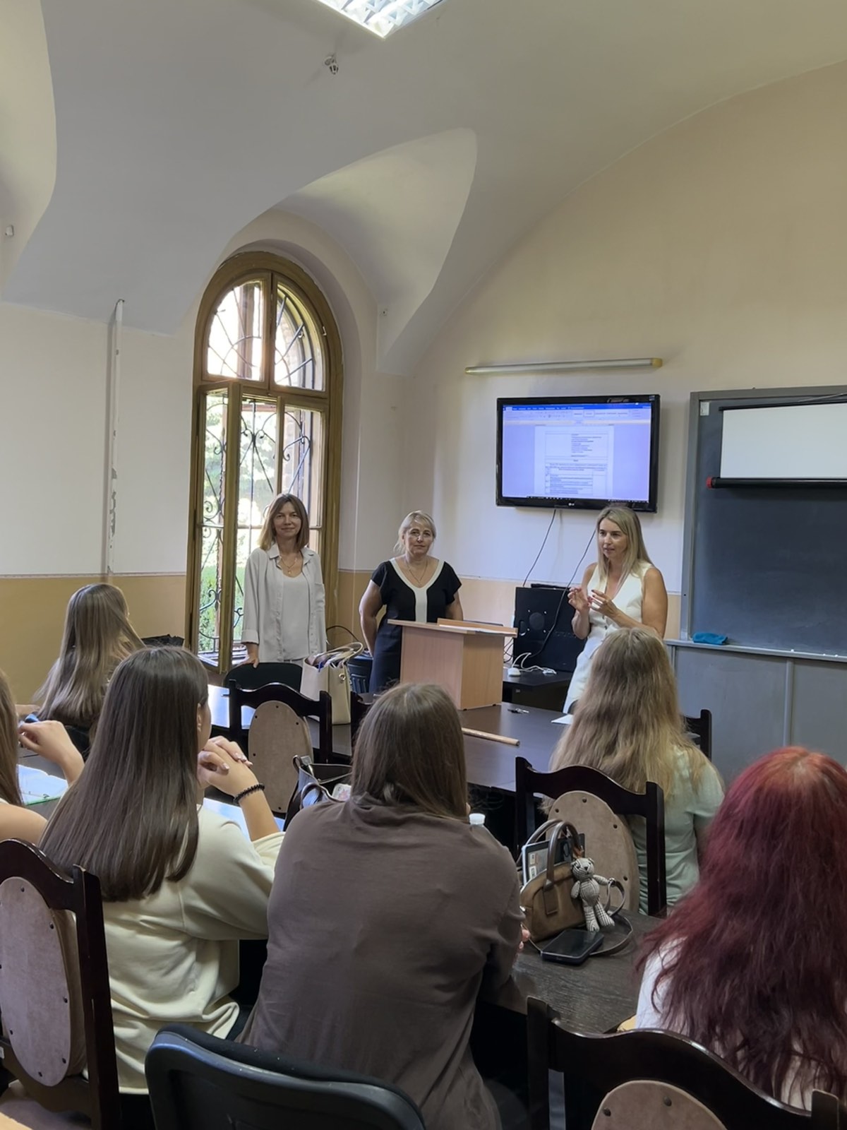 Знайомство здобувачів освіти першого курсу з проєктною групою ОПП «Менеджмент туристичної індустрії» (ОР Бакалавр)