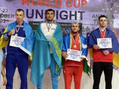  Синьо-жовтий прапор підняли на п’єдесталі в Анталіїя