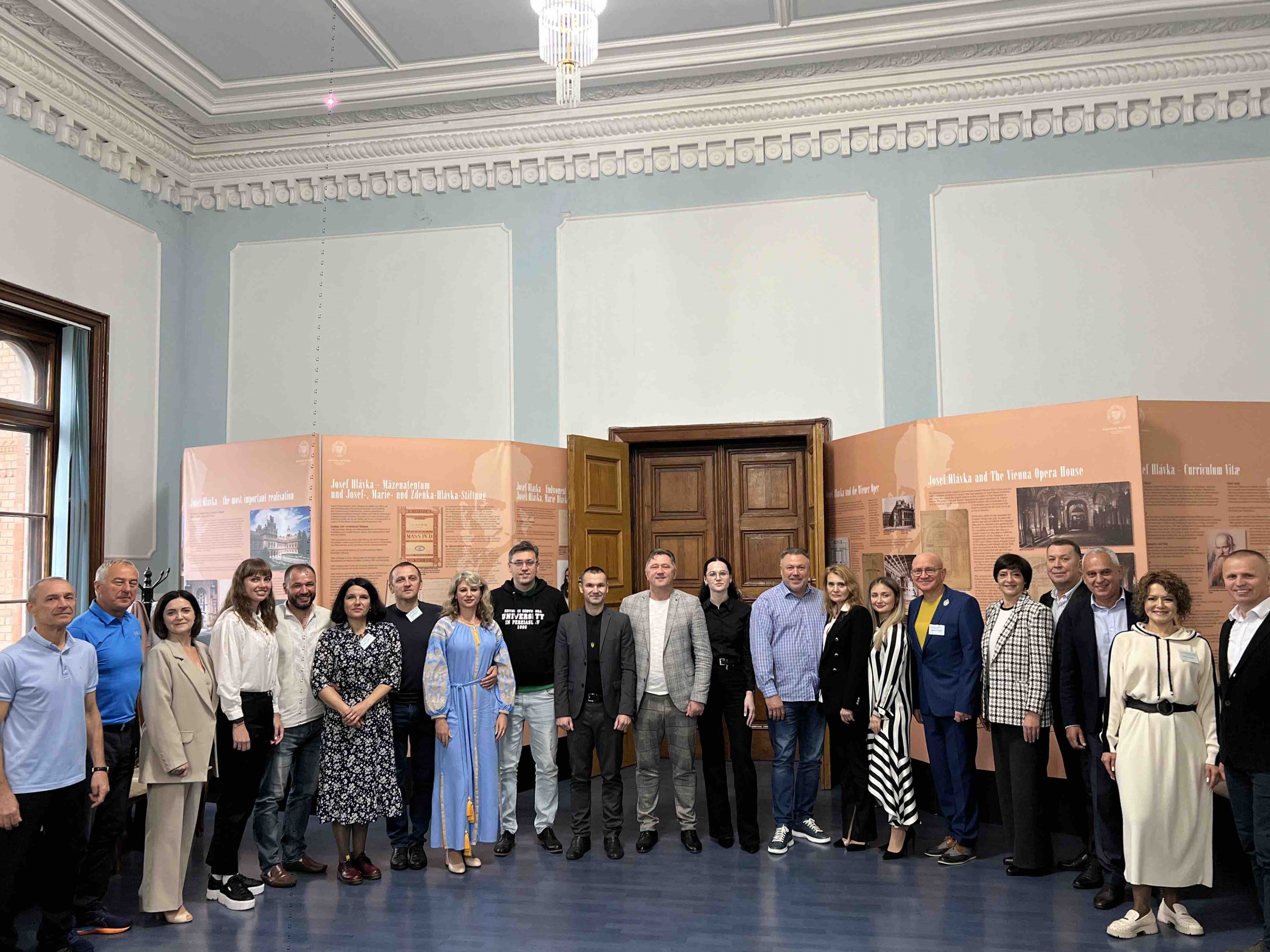 Відбувся Всеукраїнський круглий стіл, присвячений 149-й річниці ЧНУ