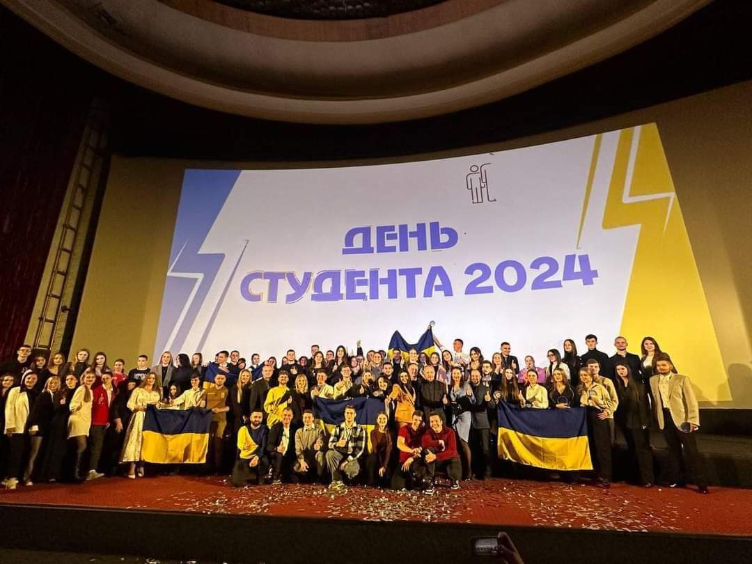 3 нагоди Міжнародного дня студента Чернівецька міська рада нагородила найкращих студентів міста