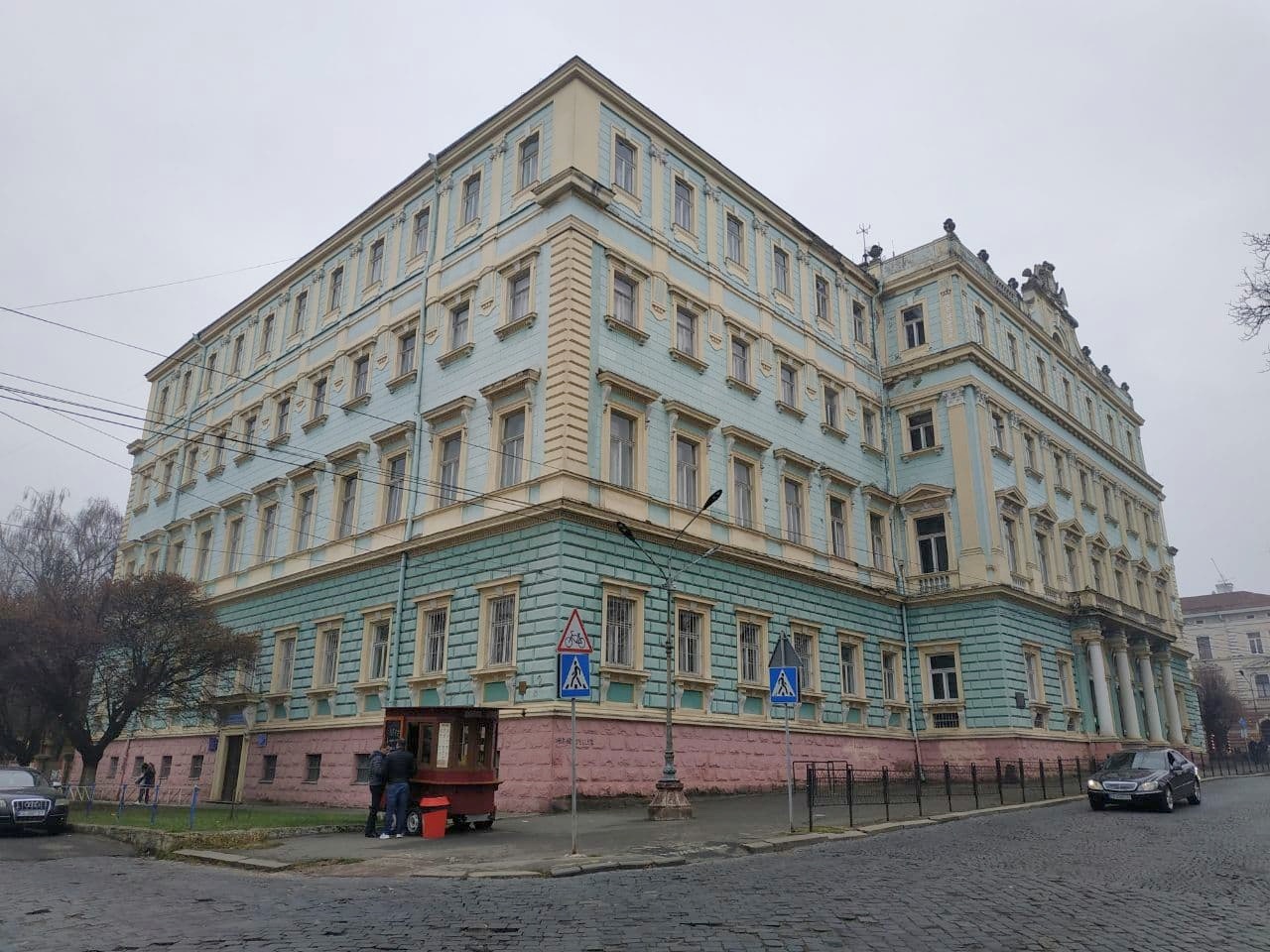 Стипендії