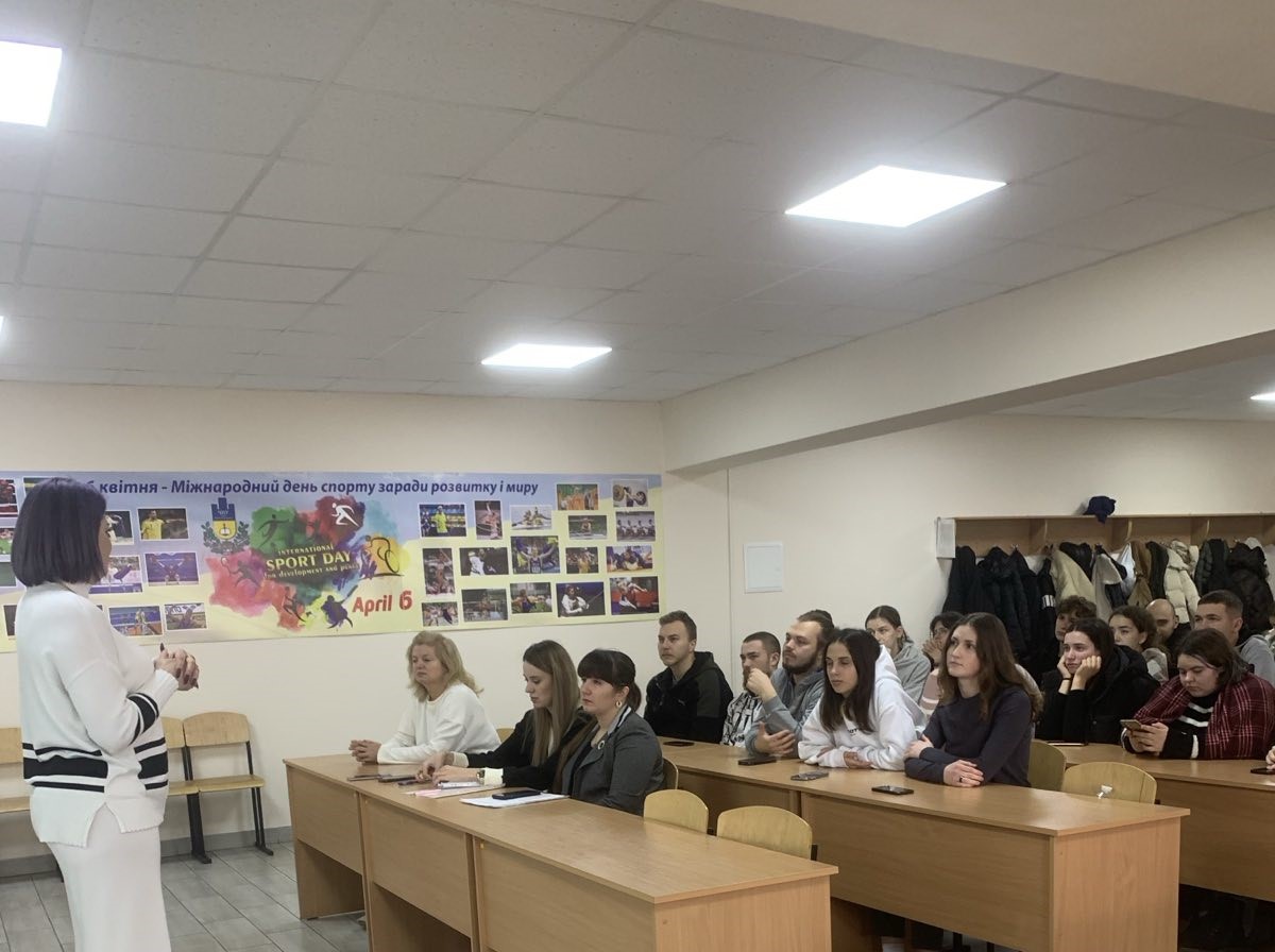 «Інвалідність-не вирок» Під таким лозунгом пройшов захід, присвячений Міжнародному Дню людей з інвалідністю, який відзначають 3 грудня.