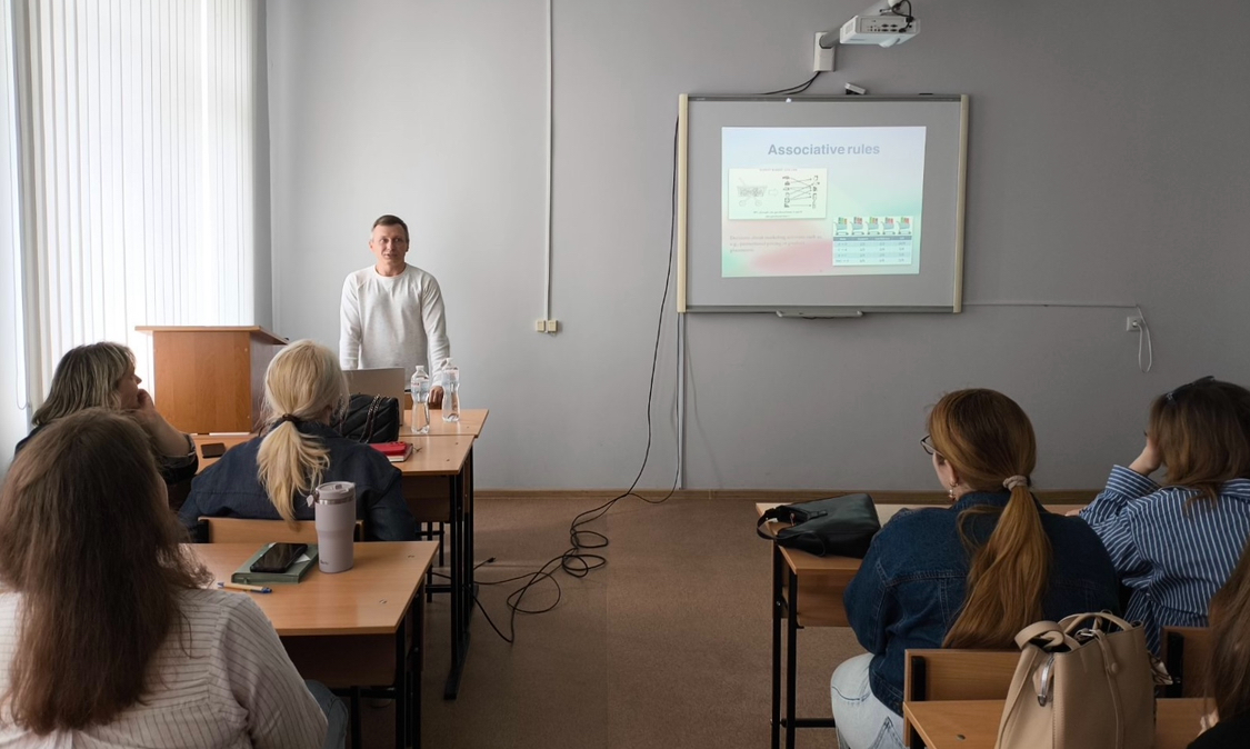 Сучасний ШІ та виклики майбутнього: змістовна зустріч із професором Ярославом Виклюком
