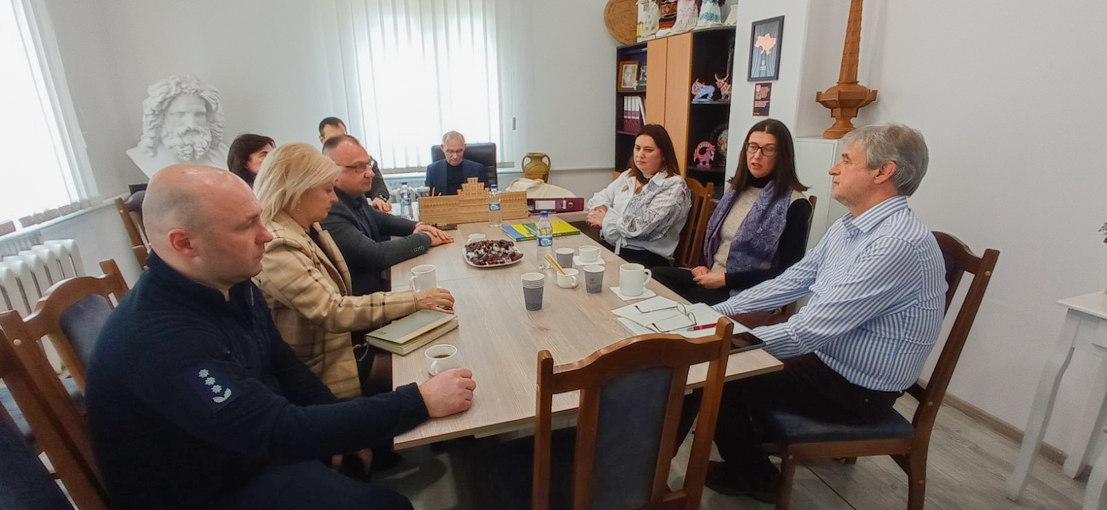  Обговорення спільного проєкту простору на кафедрі декоративно-прикладного та образотворчого мистецтва