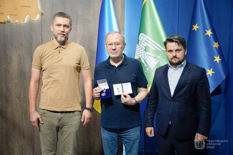 Незламні