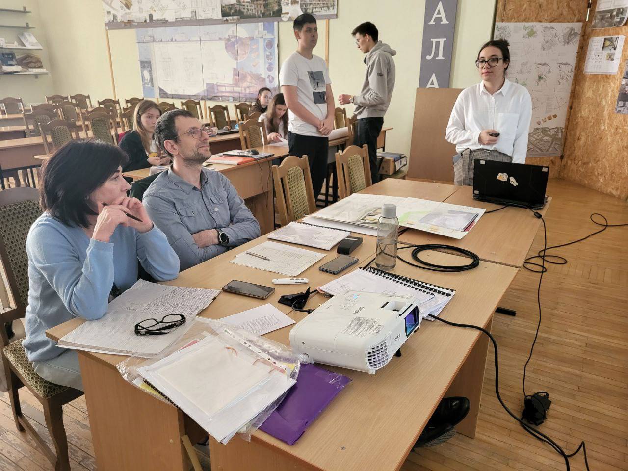 Захисти курсових проєктів на 2 курсі на тему: "Індивідуальний житловий будинок"