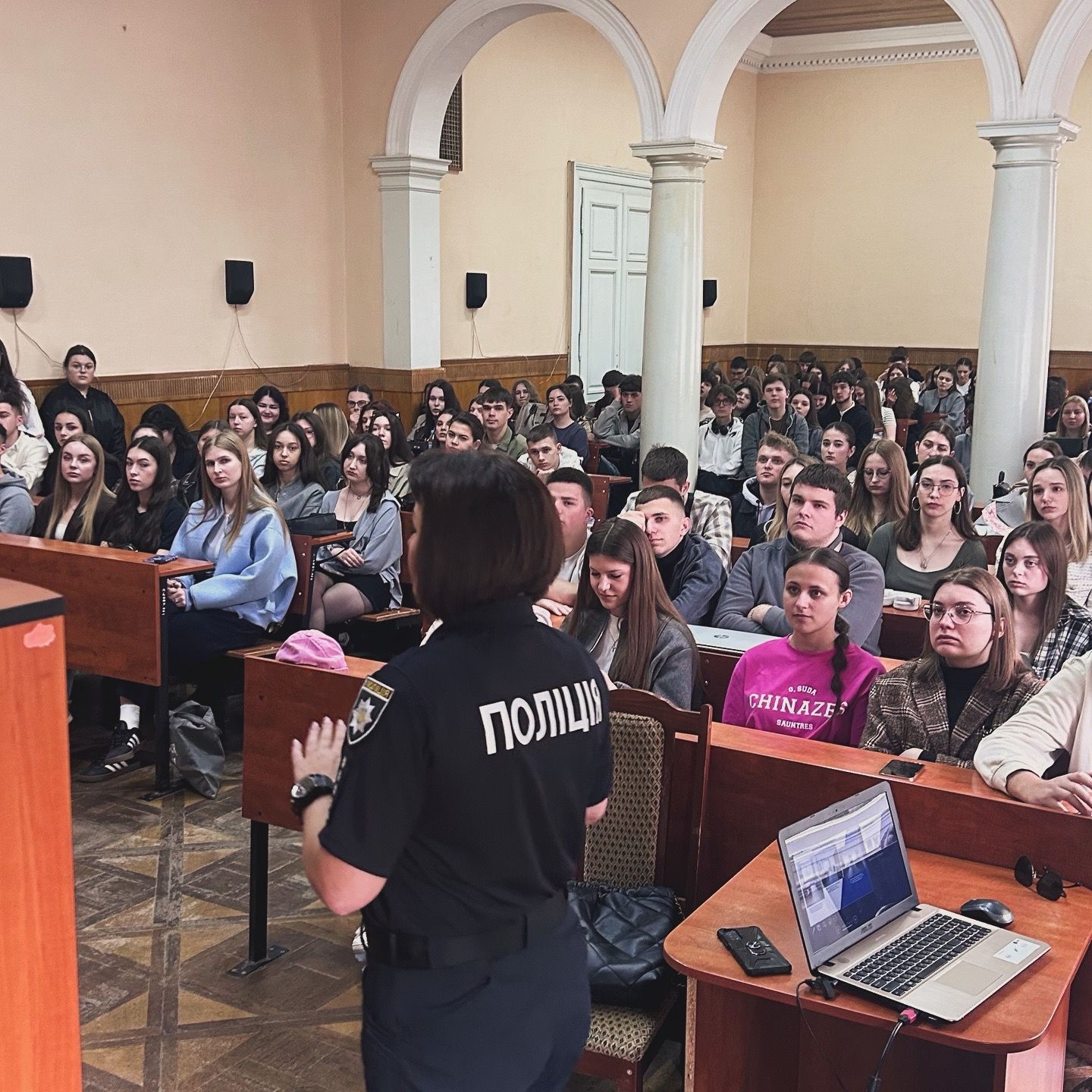 Дотримання прав людини та важливість компетенцій