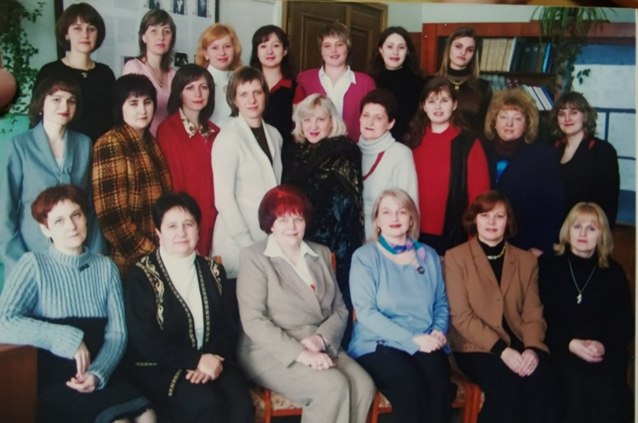 Колектив кафедри сучасної української мови (2004 р.)