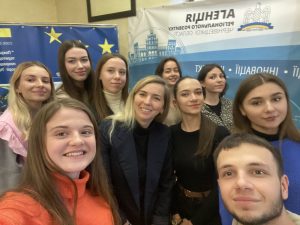 Участь здобувачів освіти у тренінгу по залученню грантів