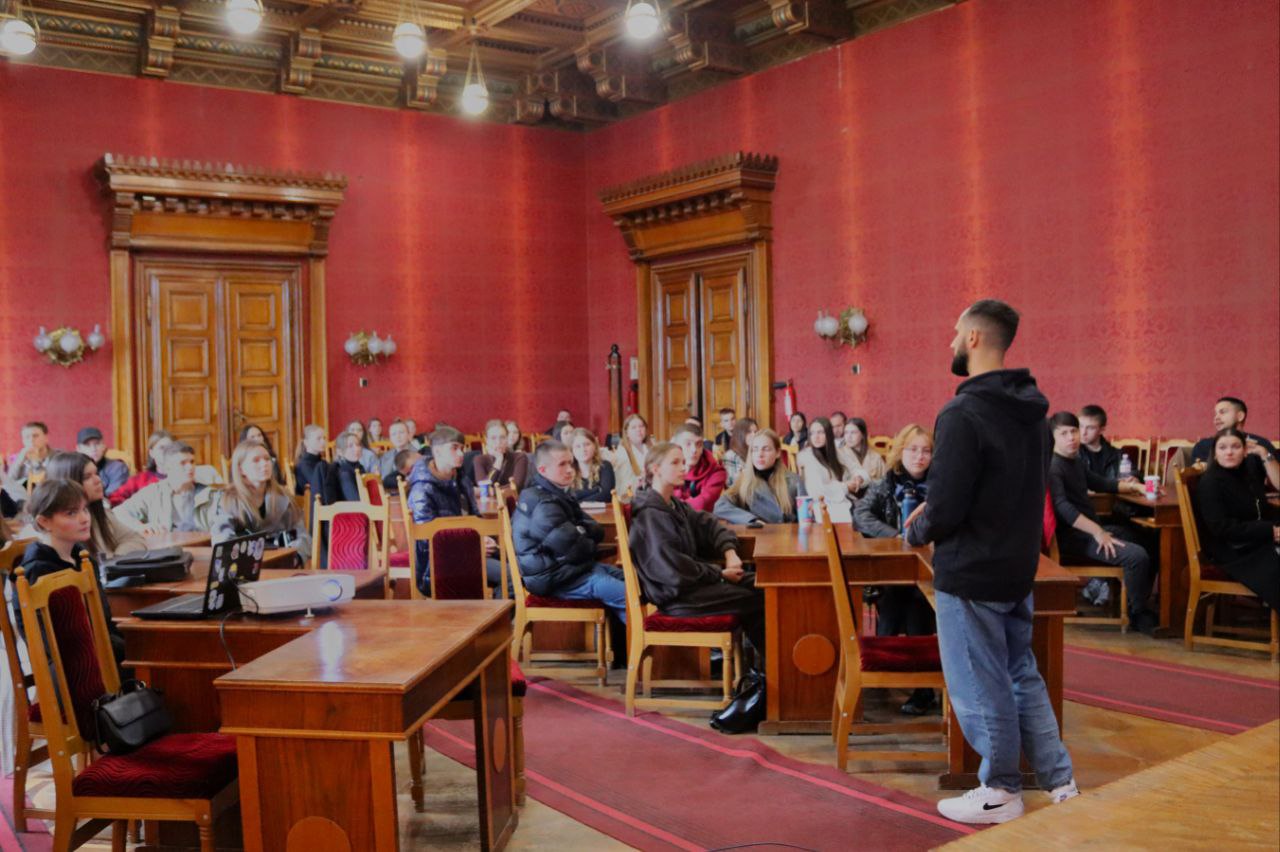 Відбувся тренінг з продажів для студентів: практичні кейси від провідного експерта