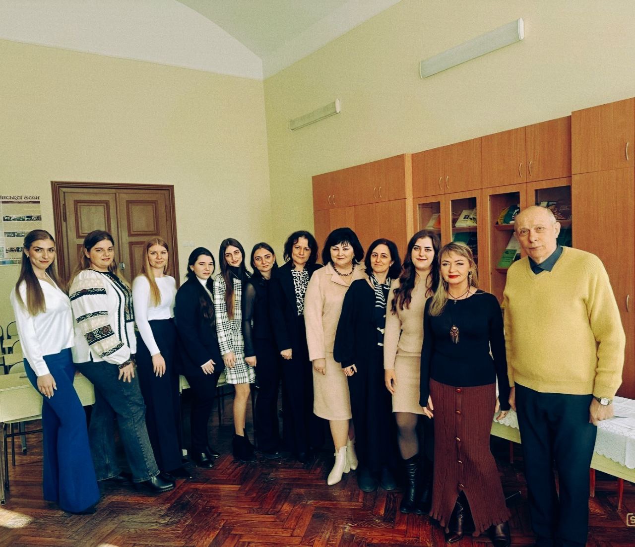 ЗАХИСТ КВАЛІФІКАЦІЙНИХ РОБІТ: НОВЕ ПОКОЛІННЯ ФІЛОЛОГІВ, НОВІ ПЕРСПЕКТИВИ