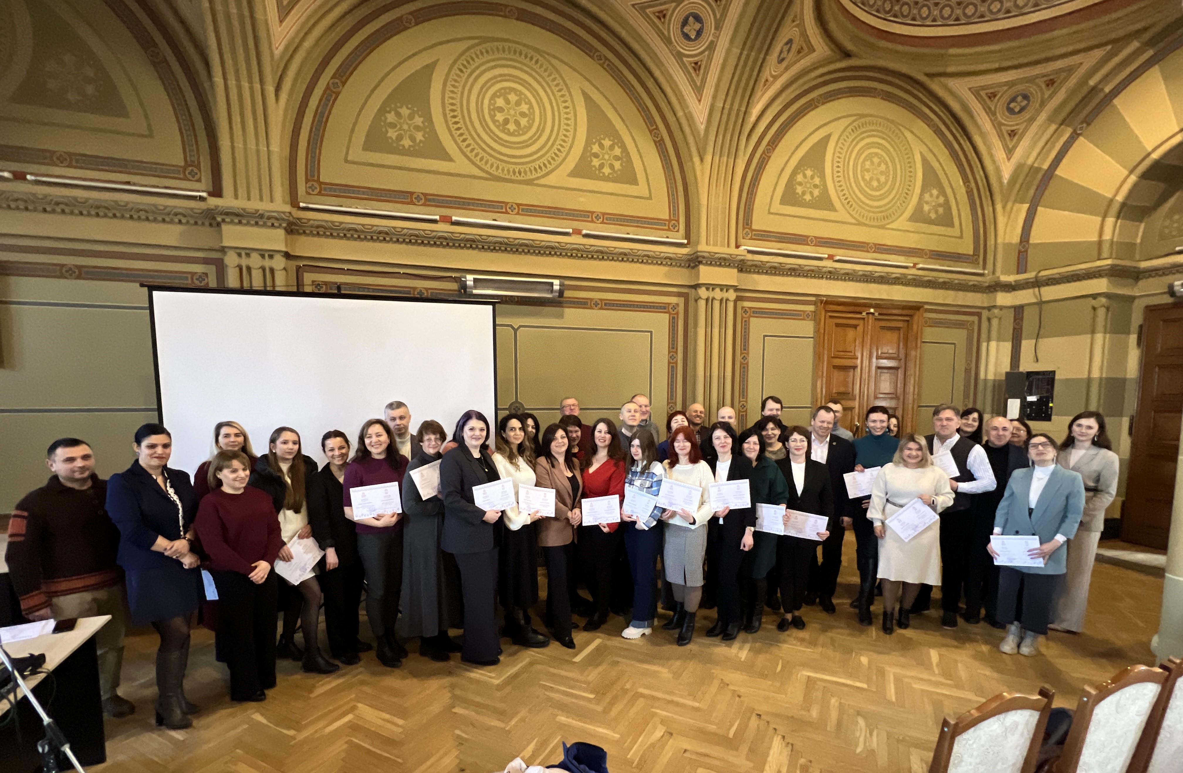 Вручення сертифікатів учасникам курсу з англійської мови в Чернівецькому національному університеті імені Юрія Федьковича