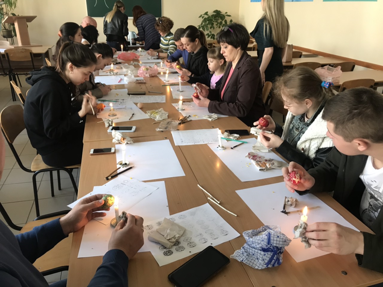 Студенти та викладачі кафедри взяли участь у майстер-класі із писанкарства