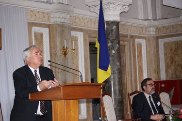 Виступ завідуючого Відділу білкової інженерії та біоінформатики Інституту молекулярної  біології і генетики НАН України, члена-кореспондента НАН України, д.б.н., професора Корнелюк О.І. «Протеом еукаріотів: моделювання просторової структури білків і надмолекулярних комплексів»