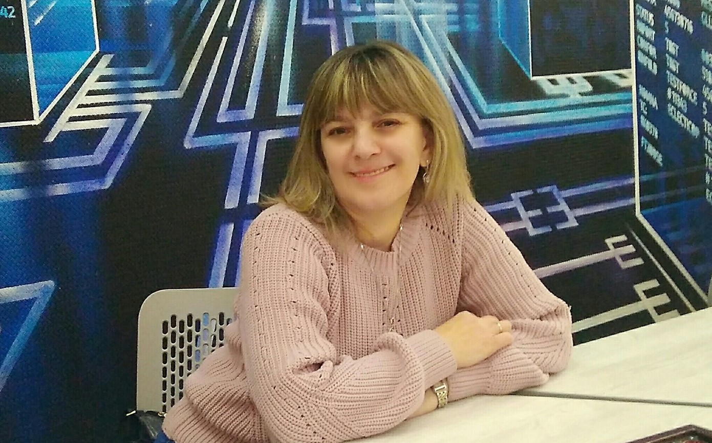 Член проєктної групи - Василик Любов Євгенівна, докторка наук із соціальних комунікацій, завідувачка кафедри журналістики, доцентка