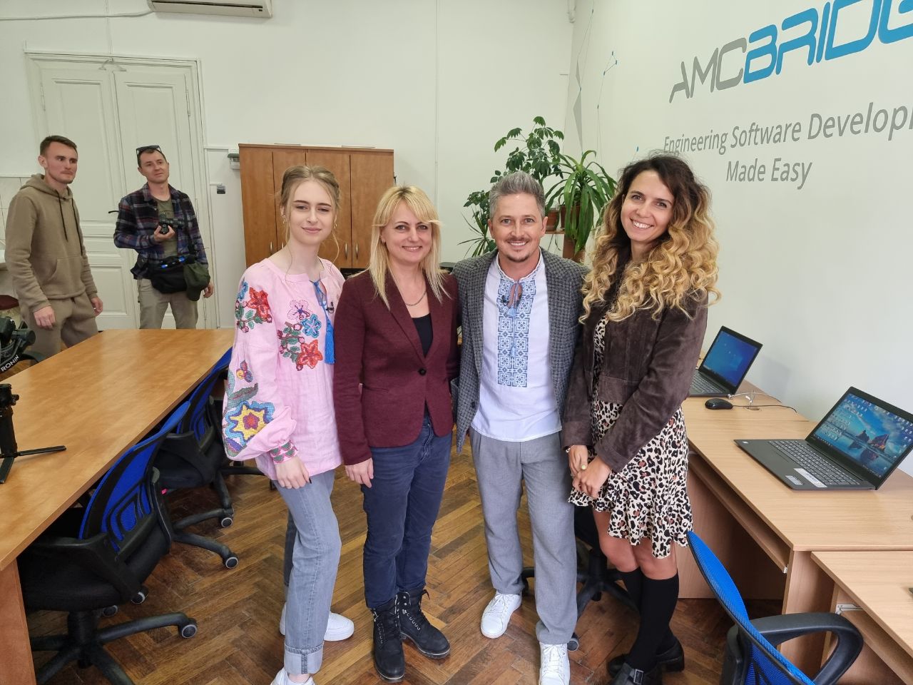 Олександр Педан з донькою Лерою в рамках проекту #УніверCheck завітали на факультет математики та інформатики ЧНУ