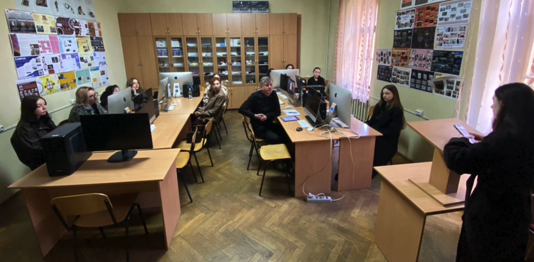 майбутні журналісти із Запоріжжя знайомляться з навчанням у ЧНУ