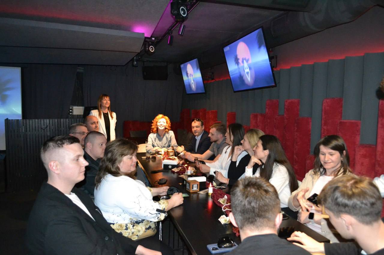 7