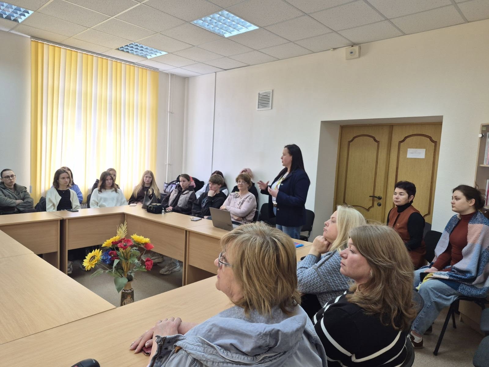 Травма-інформоване інтерв’ювання та підтримка психологічного здоров’я персоналу