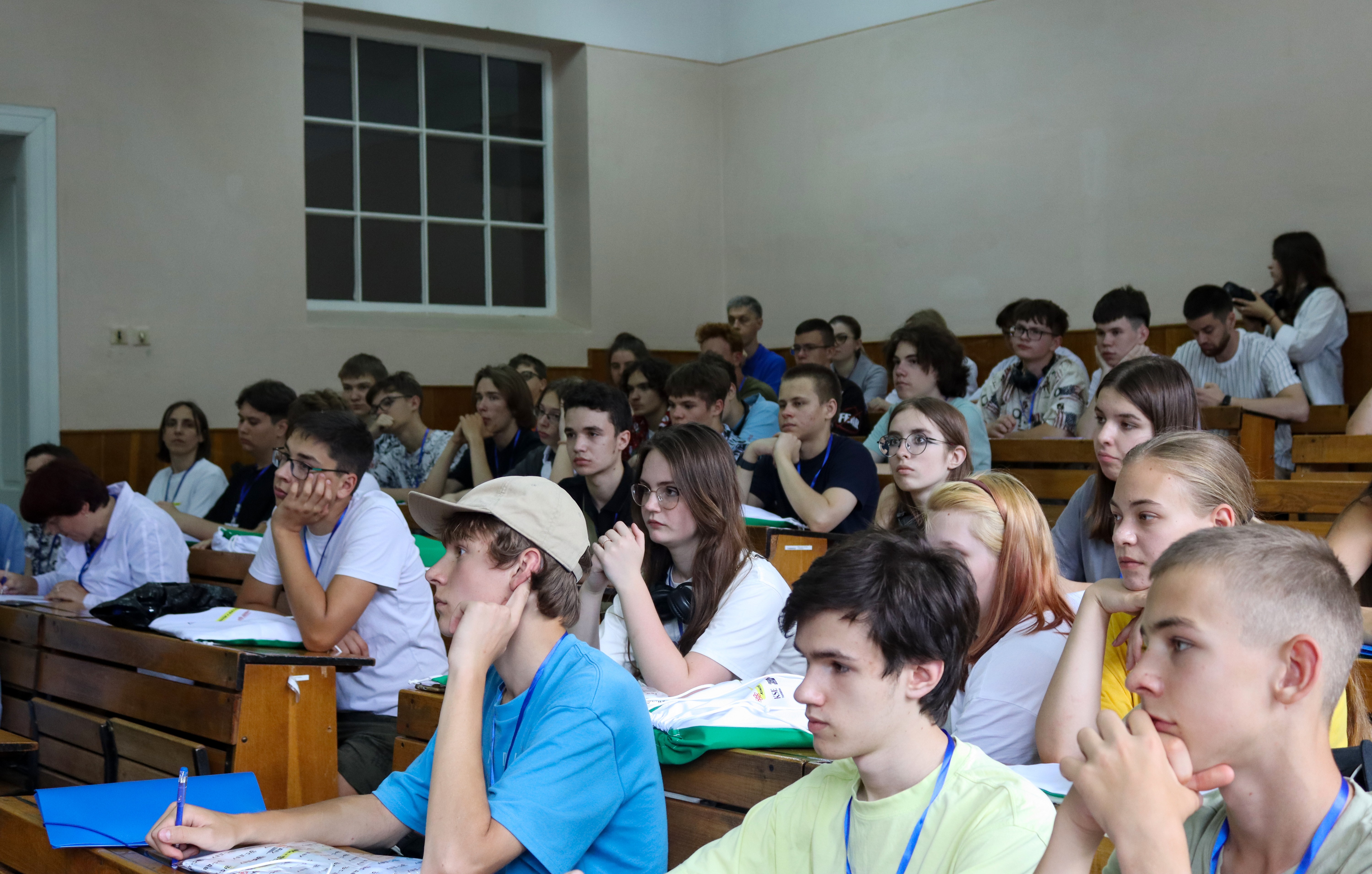 У Чернівцях стартував Всеукраїнський хімічний літній табір для учнів — призерів олімпіад