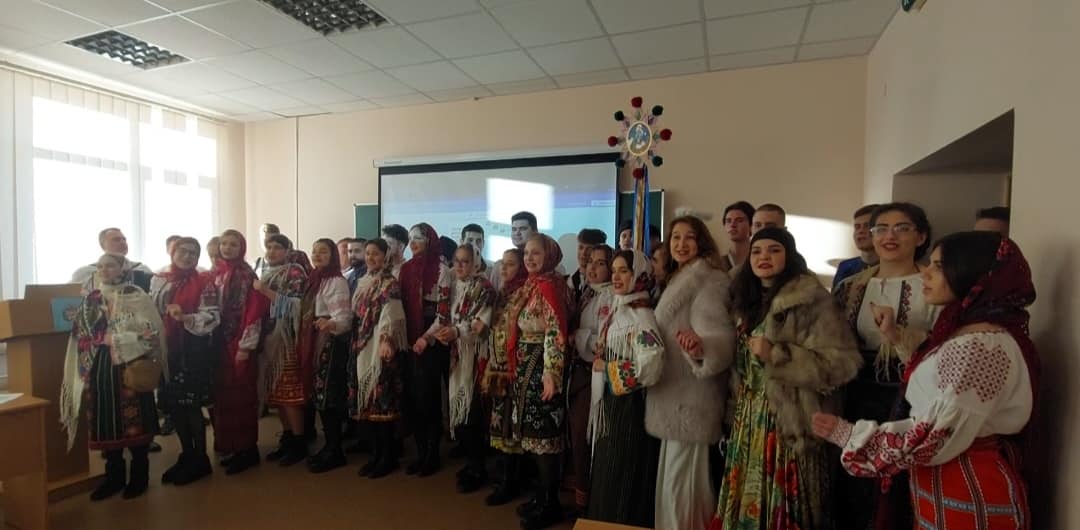 "Допоки  коляда лунає — доти  Україна процвітає !"