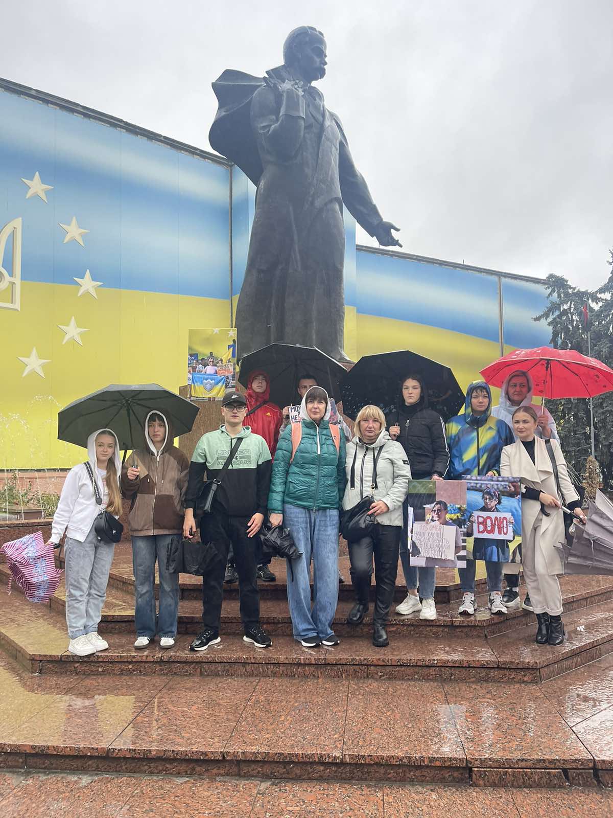 Студенти та співробітники факультету фізичної культури та здоров`я  людини взяли участь у ході підтримки полонених військових