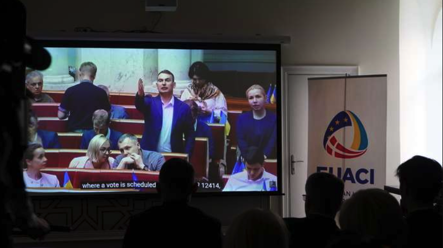 У Чернівцях говорили про корупцію мовою кіно