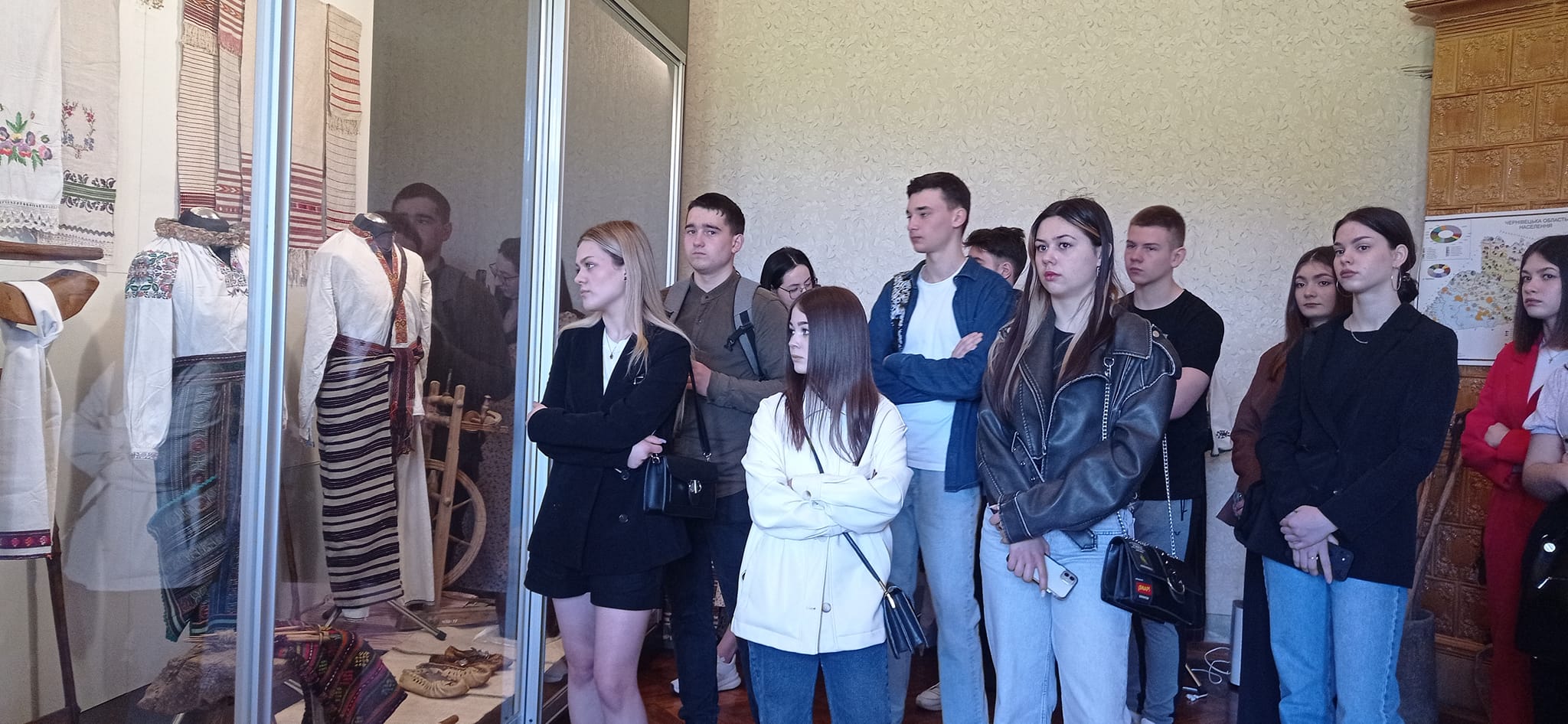 Ознайомлення з експонатами музею