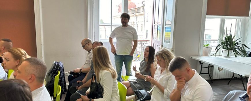 Участь аспірантів у Стратегічній сесії “Розвиток експортного потенціалу Чернівецької області: ризики, виклики і перспективи в умовах воєнного стану”