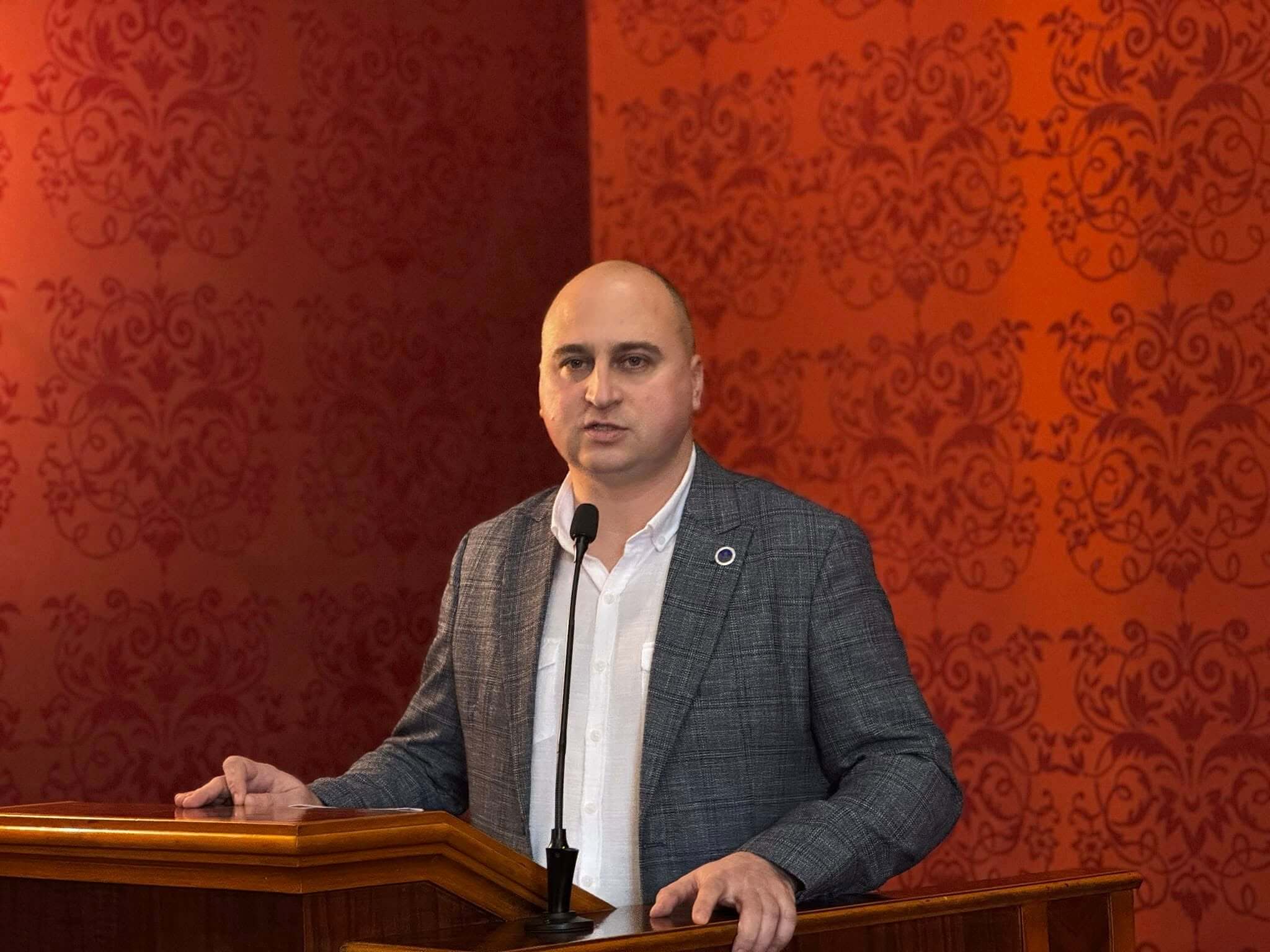 вітаємо