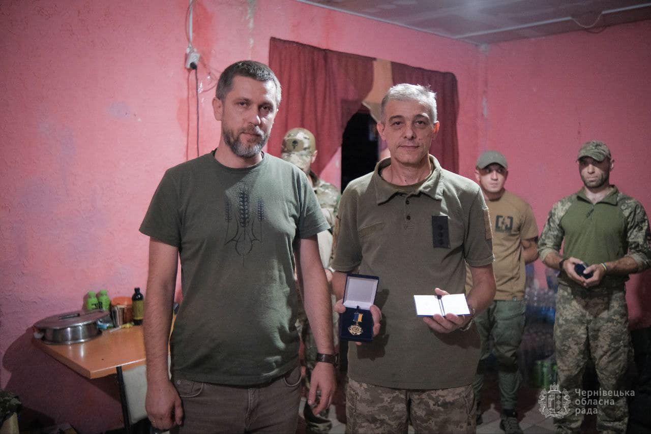 Тарас Звоздецький  отримав почесну нагороду від голови Чернівецької обласної ради!