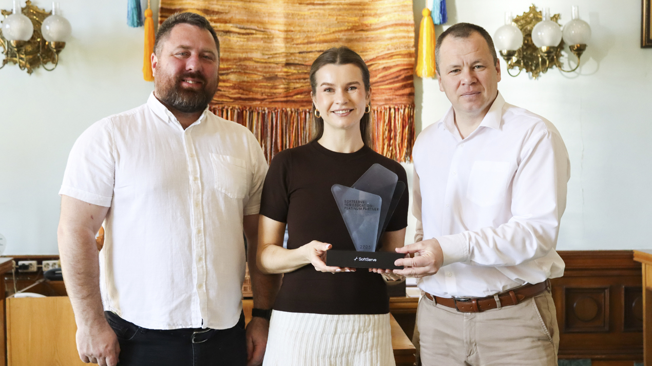 Чернівецький національний університет імені Юрія Федьковича отримав відзнаку SoftServe Platinum Partner