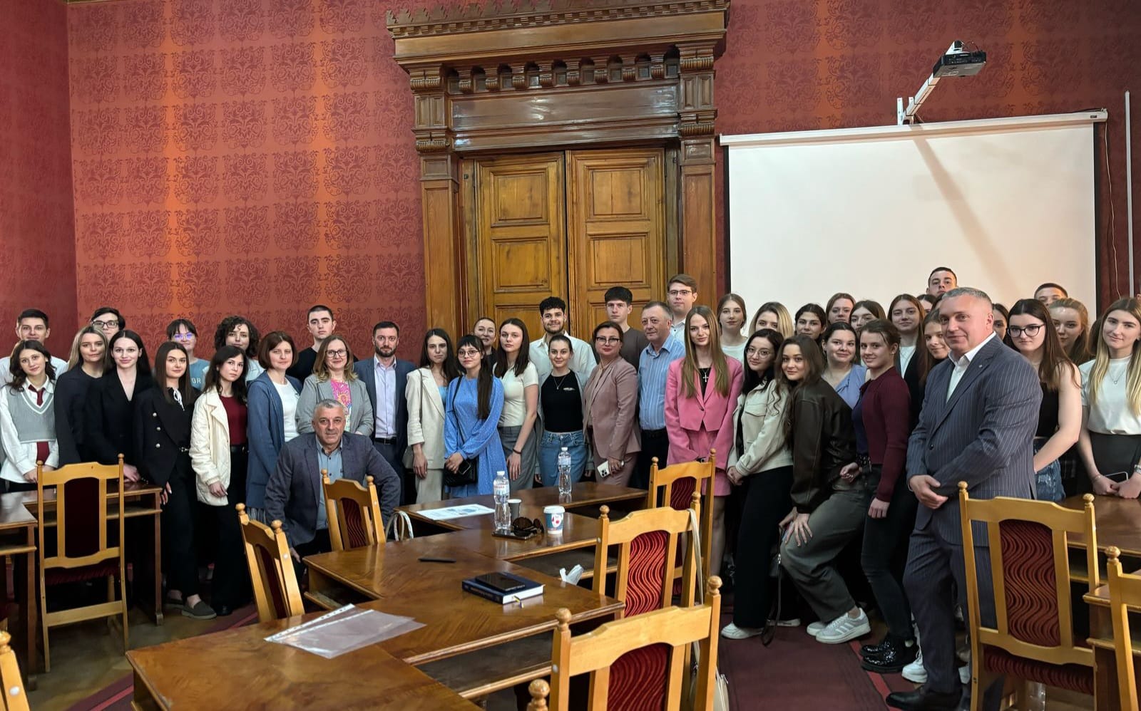 На юридичному факультеті ЧНУ відбувся ІІ Всеукраїнський круглий стіл «Парламентаризм в Україні: від витоків до сьогодення»