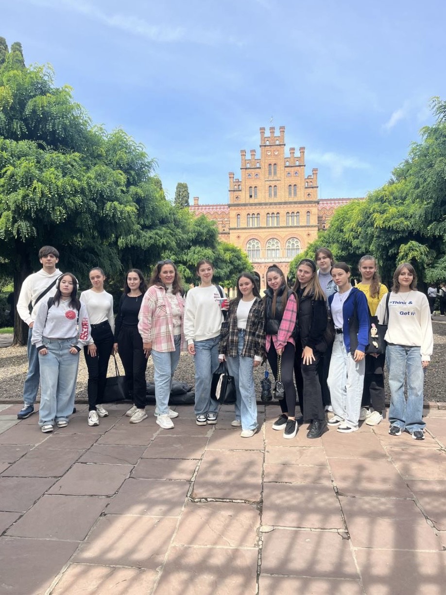 Архітектурна перлина Чернівців: враження студентів від екскурсії ЧНУ