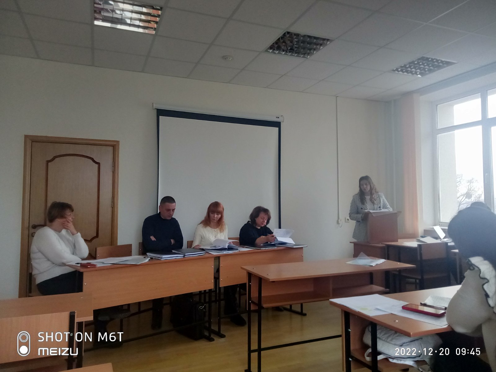 20 грудня 2022 року випускники освітньо-професійного рівня Магістр ЗФН завершили своє навчання блискучими здобутками своіх наукових праць.