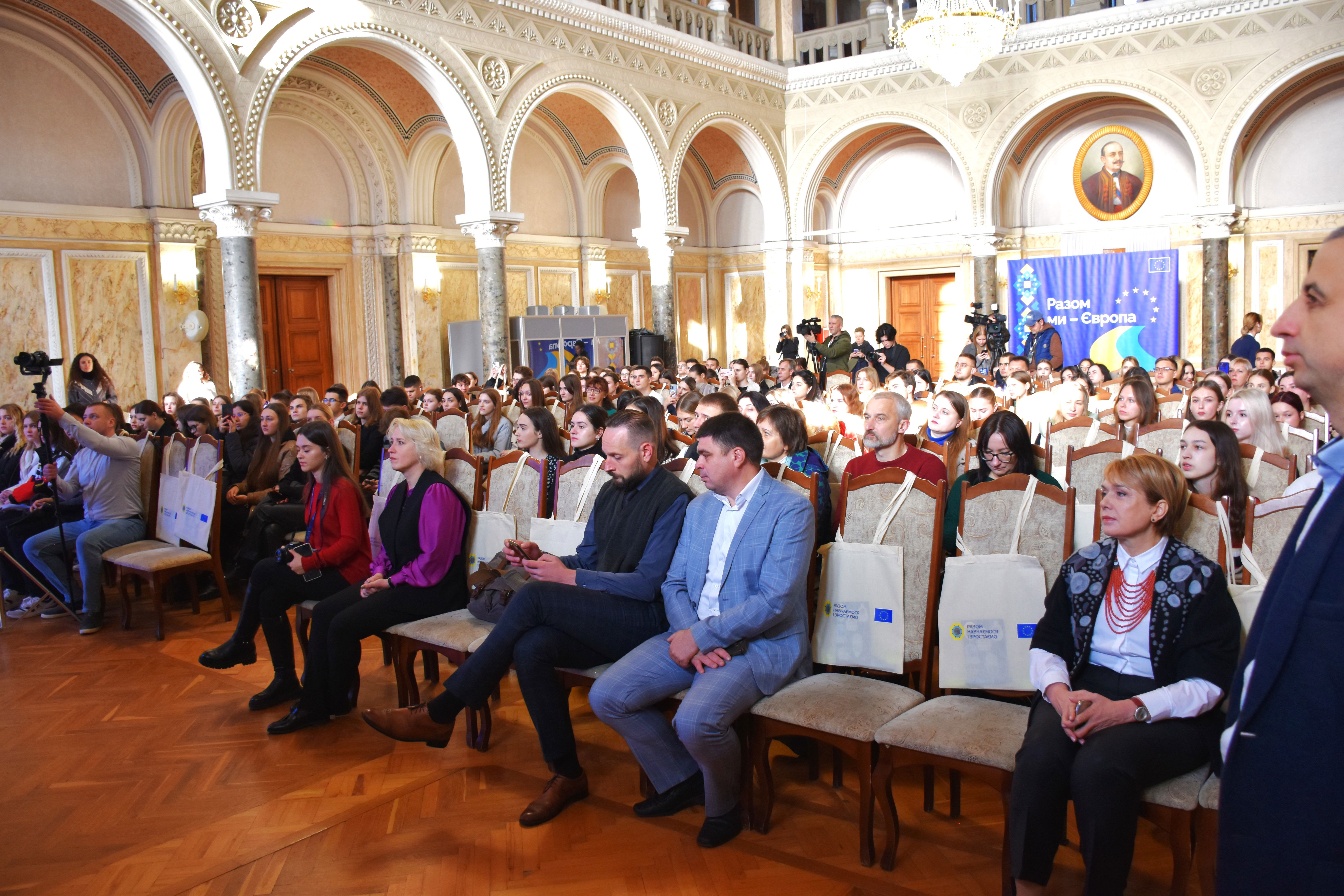 Участь викладачів та студентів